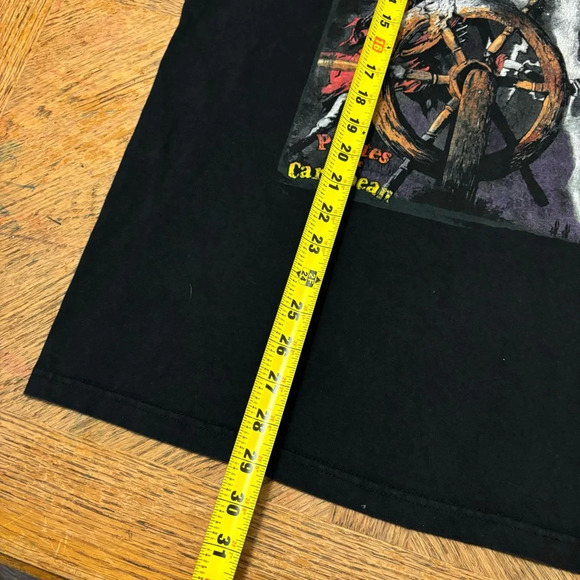 Vintage Pirates Of The Caribbean Disney World Tee Shirt Black Size L 2000s Y2K - Picture 6 of 7